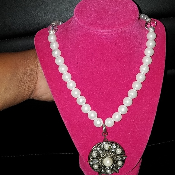 Pearl necklace - Picture 1 of 1
